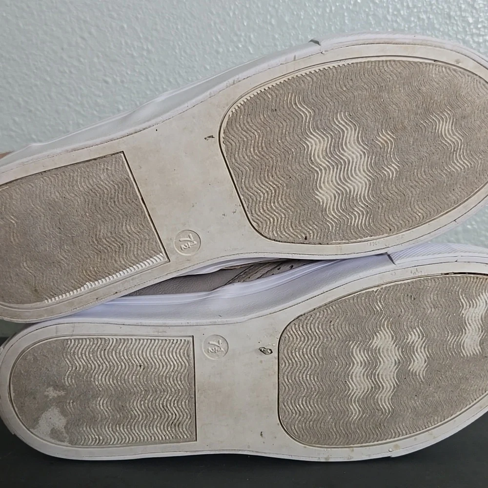 Soda Tan Slip On Shoes Size 7.5